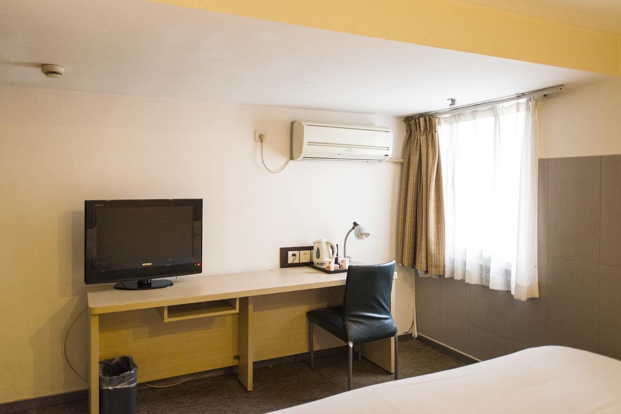Waigaoqiao Free Trade Zone Huashan Road Hotel
