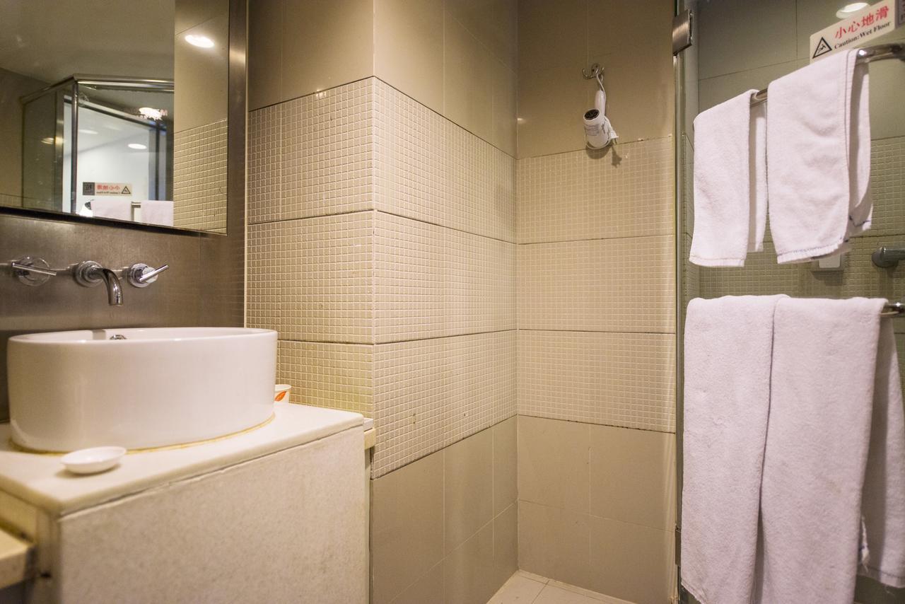 Waigaoqiao Free Trade Zone Huashan Road Hotel